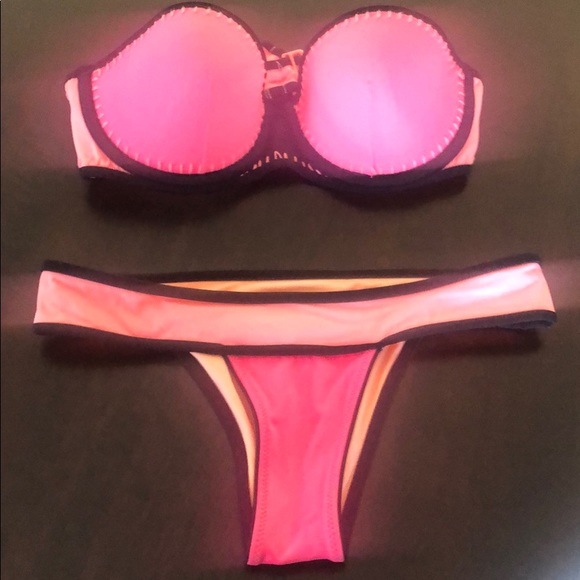 Bikini - Picture 2 of 2